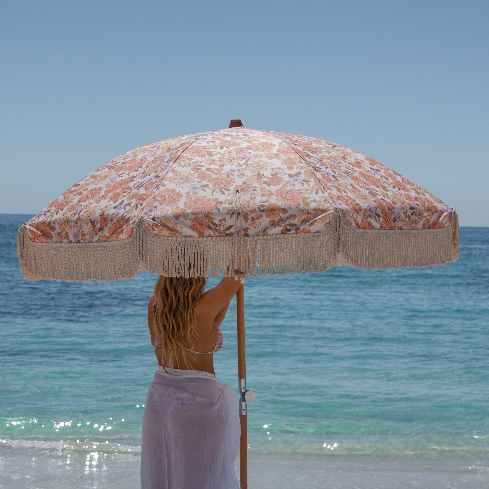 Jardin Tassel Weekend Beach Umbrella